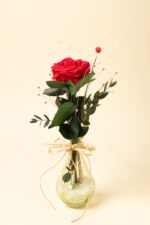 ROSA ETERNA EN FLORERO